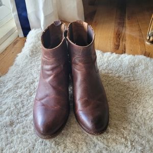 Sofft brown leather boots